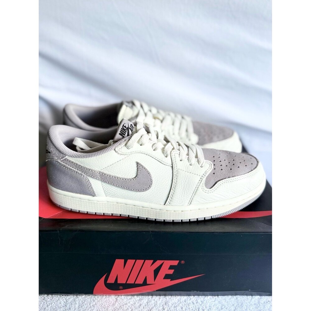 AUTHENTIC Jordan 1 Retro Low OG Atmosphere Grey size 10 CZ0790-101 2023 PREOWNED